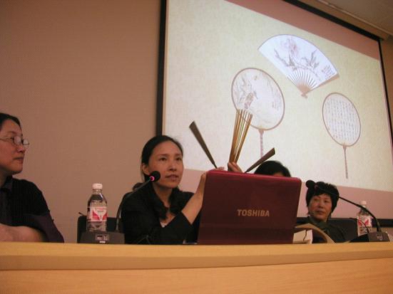 精品扇藝進(jìn)美院 非遺文化共傳承
