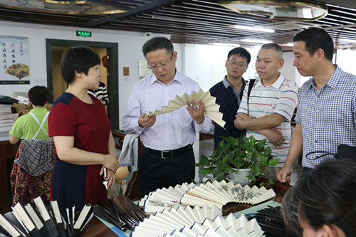 杭州市下城區(qū)副區(qū)長包曉東蒞臨王星記參觀調(diào)研